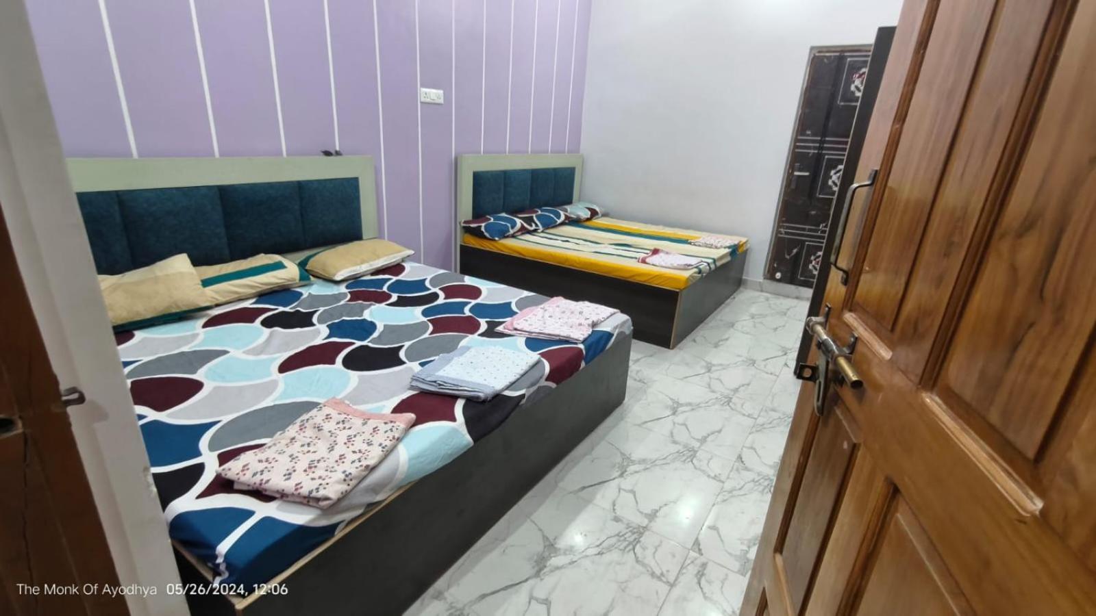 Shree Ayodhya Dham Guest House 300 Meter From Sri Ram Temple Free Pick Up , Drop , Breakfast & Wifi Dış mekan fotoğraf